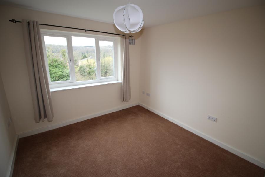 Flat Ercolani Avenue in High Wycombe Community Board