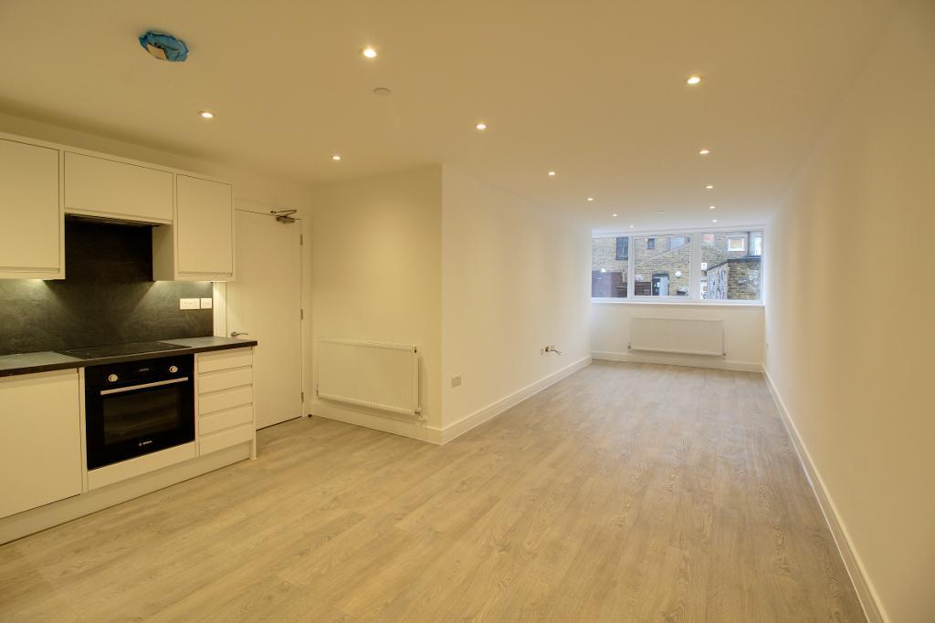 Flat Warrior Square in Southend-on-Sea