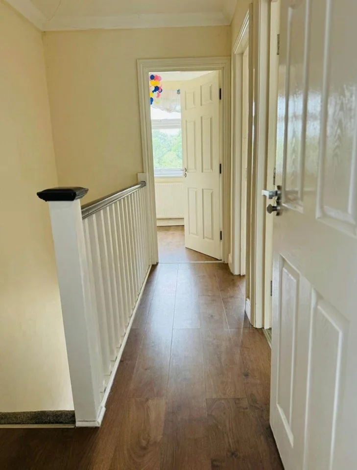 Room Bouverie Road in Greater London