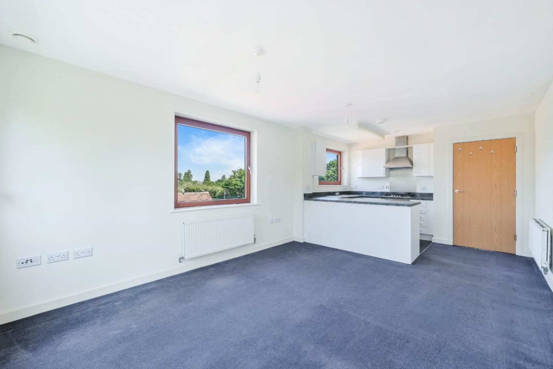 Flat Pelman Way in Epsom and Ewell
