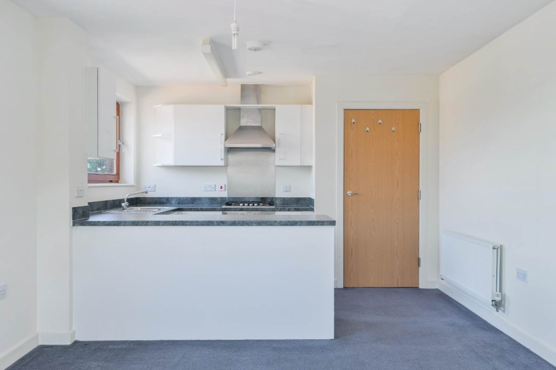 Flat Pelman Way in Epsom and Ewell