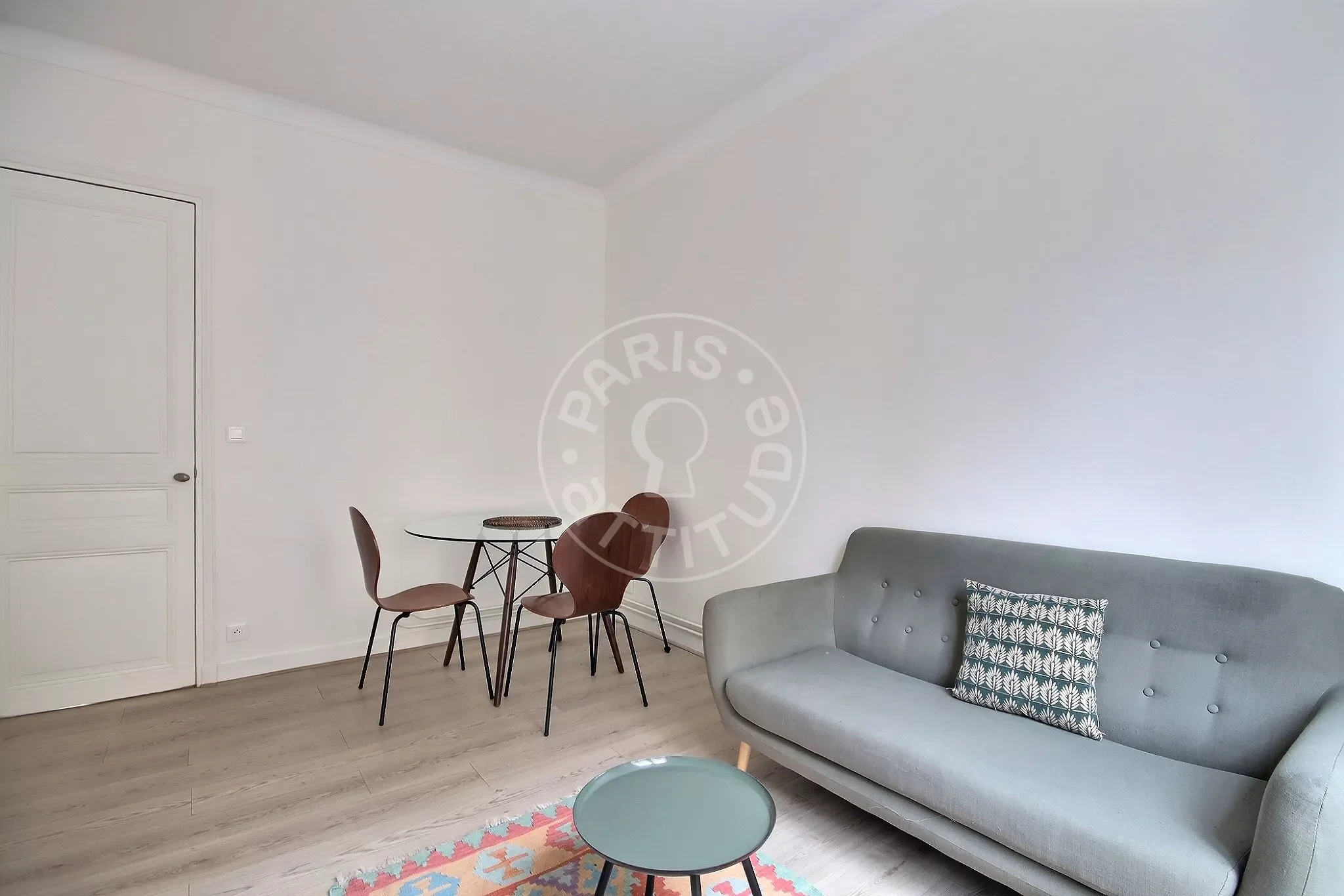 Flat Rue de Plélo in Paris
