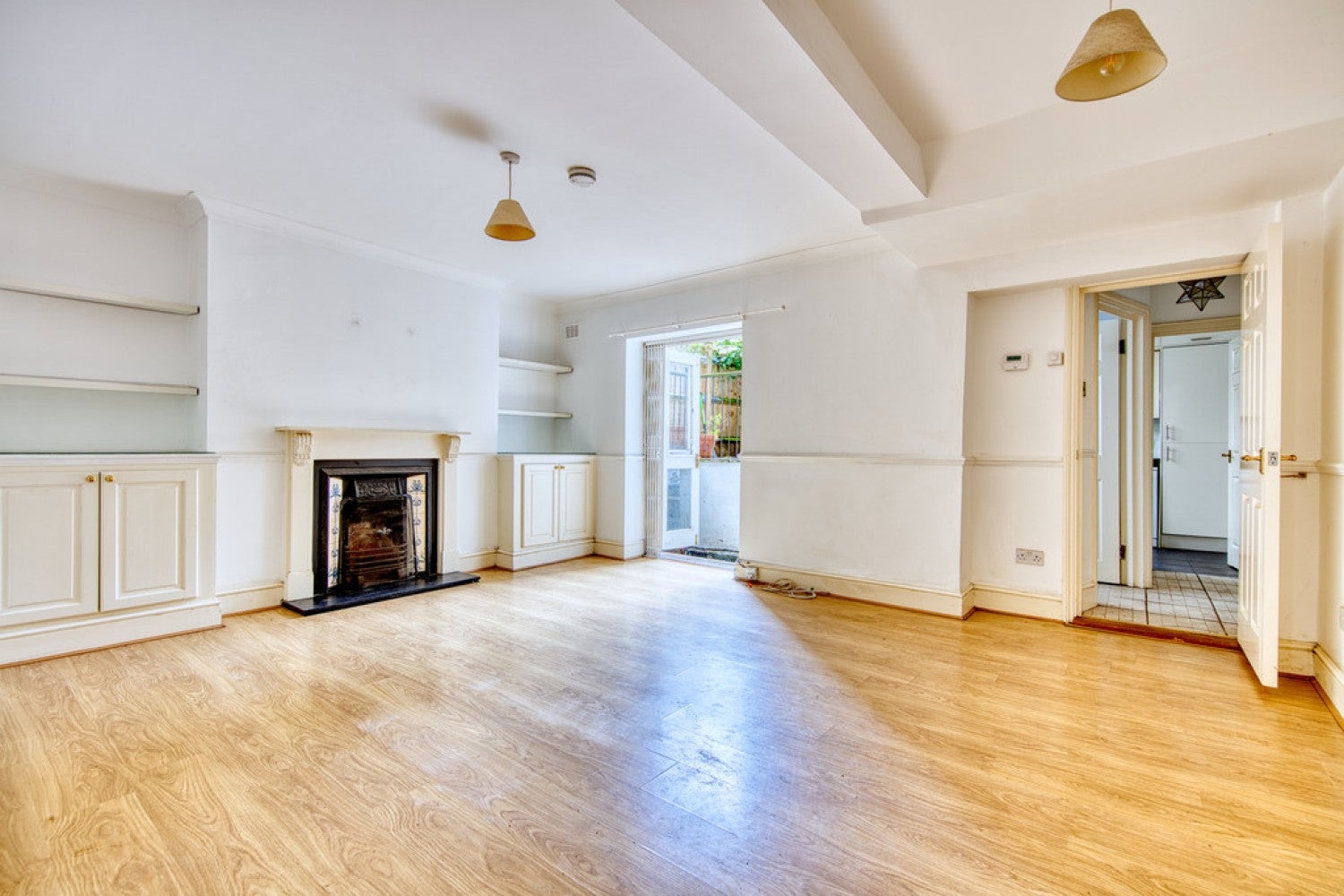Room Grosvenor Road in Greater London