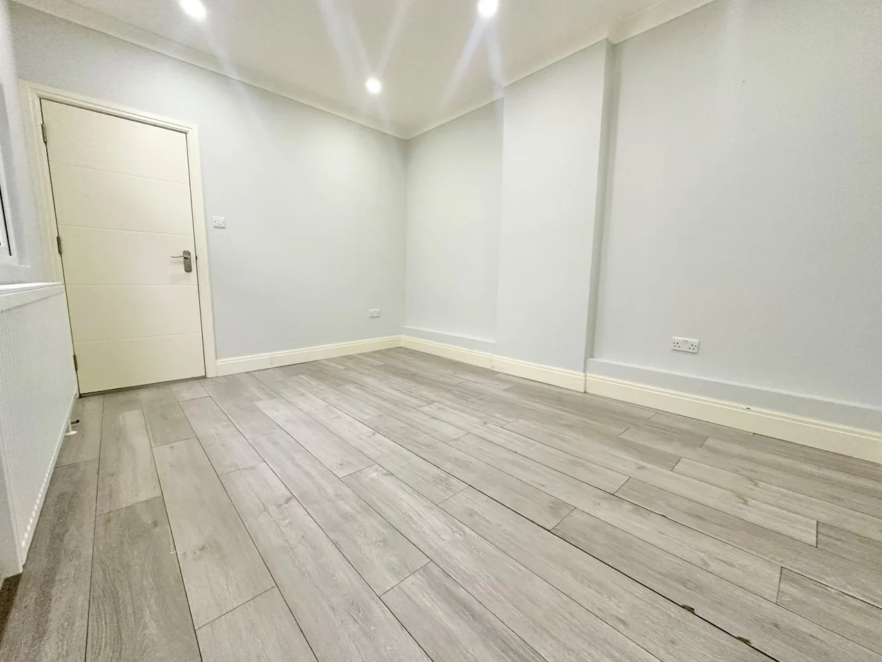 Flat Downham Way in Greater London