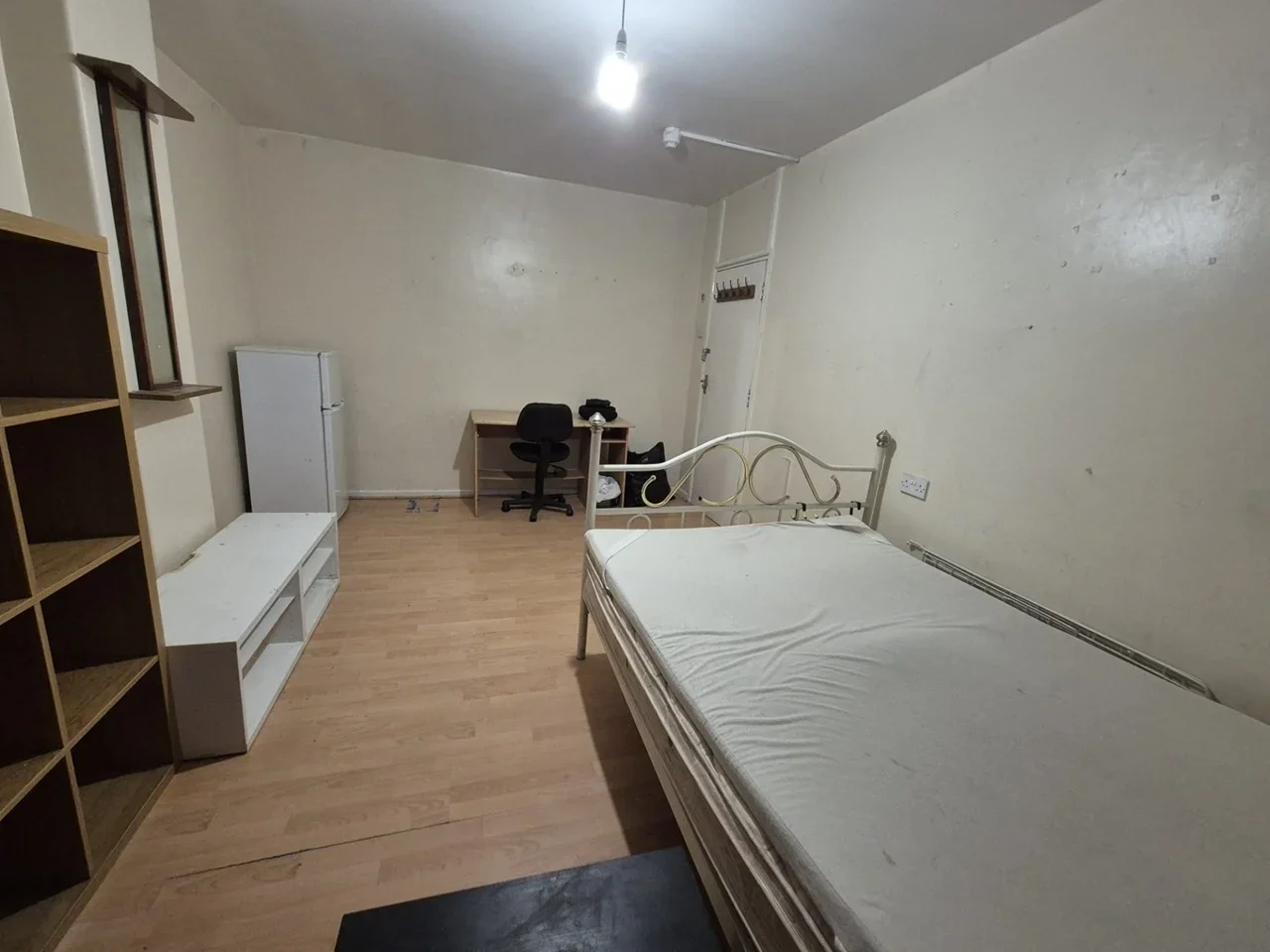 Room Bordars Road in Greater London