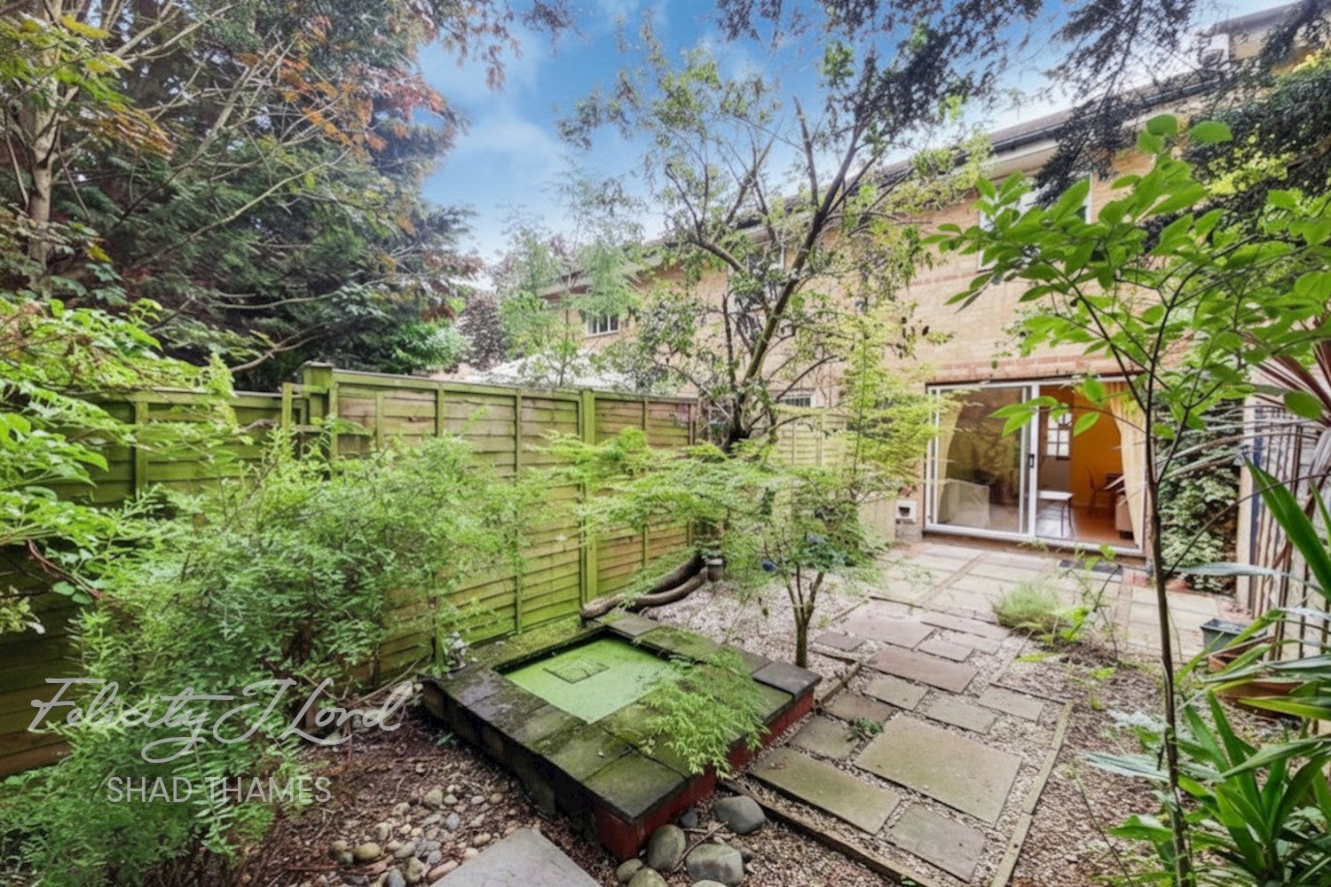 House Webster Road in Greater London