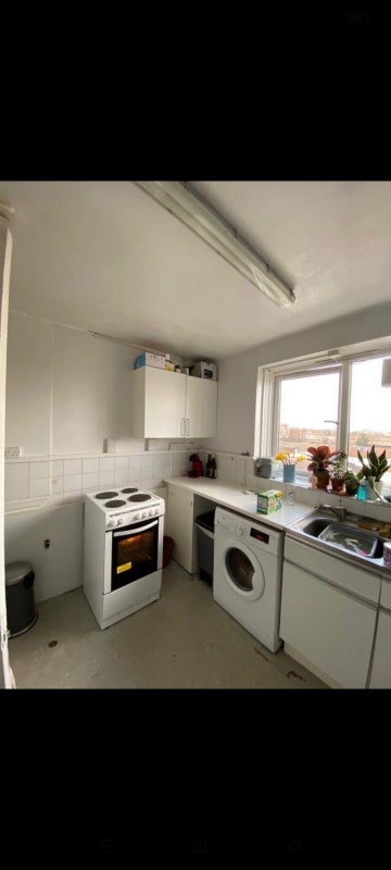 Room Claude Road in Greater London