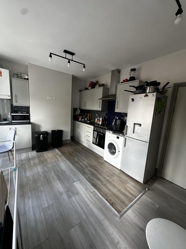 Room Perth Road in Greater London
