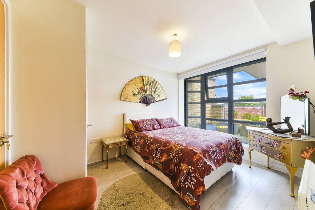 Flat Clapham Park Road in Greater London