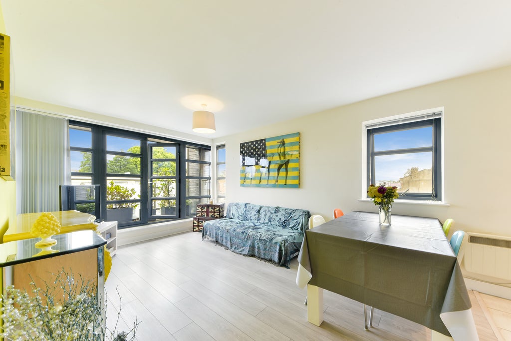 Flat Clapham Park Road in Greater London