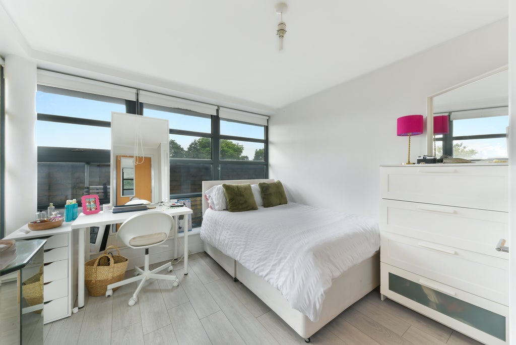 Flat Clapham Park Road in Greater London