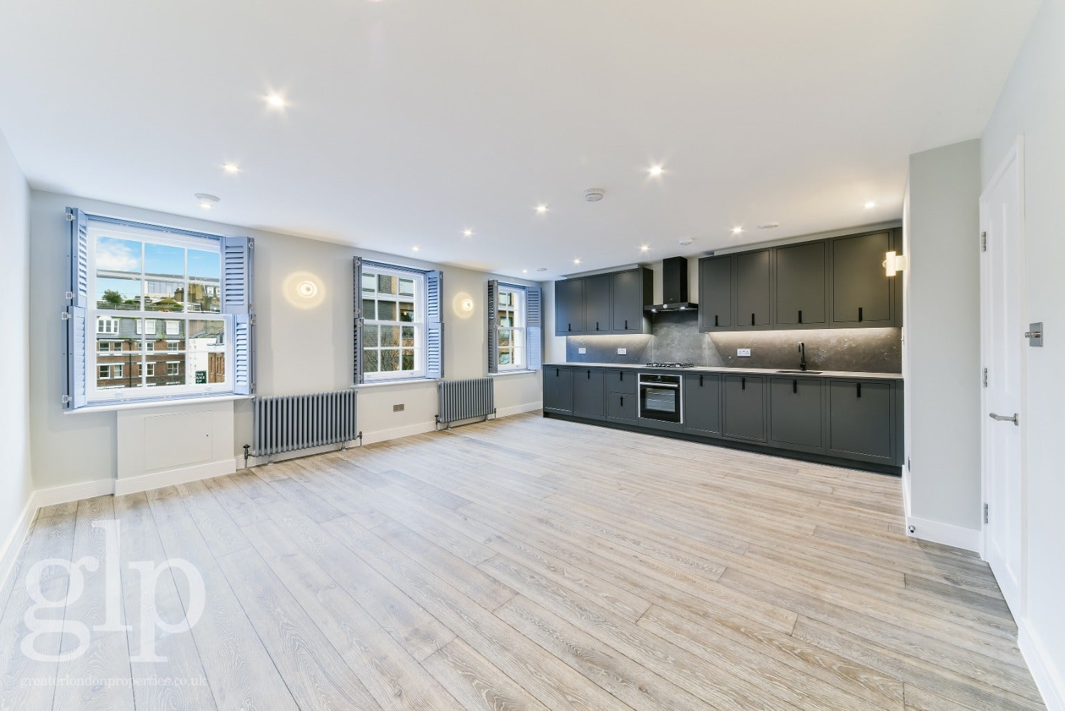 Flat Charlotte Street in Greater London