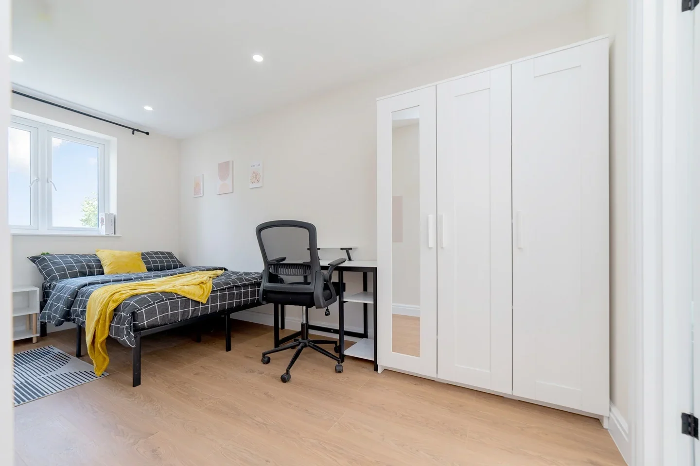 Room Frognal Avenue in Greater London