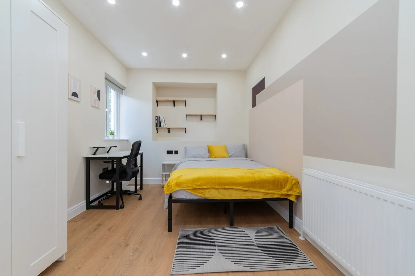 Room Frognal Avenue in Greater London