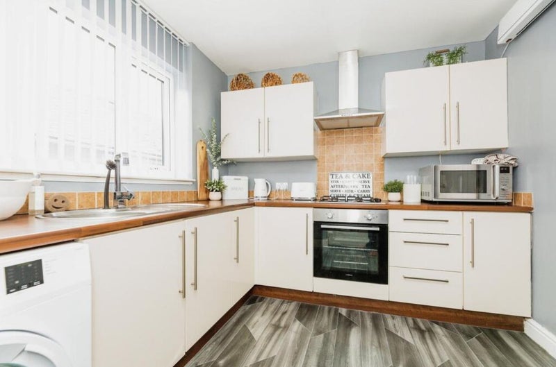 Room Lower York Street in Wombwell