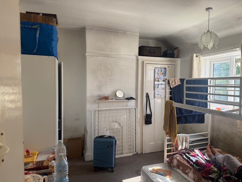 Room Victoria Avenue in Greater London