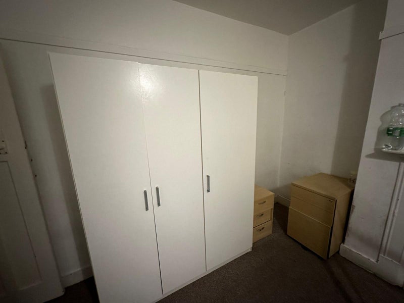 Room Victoria Avenue in Greater London
