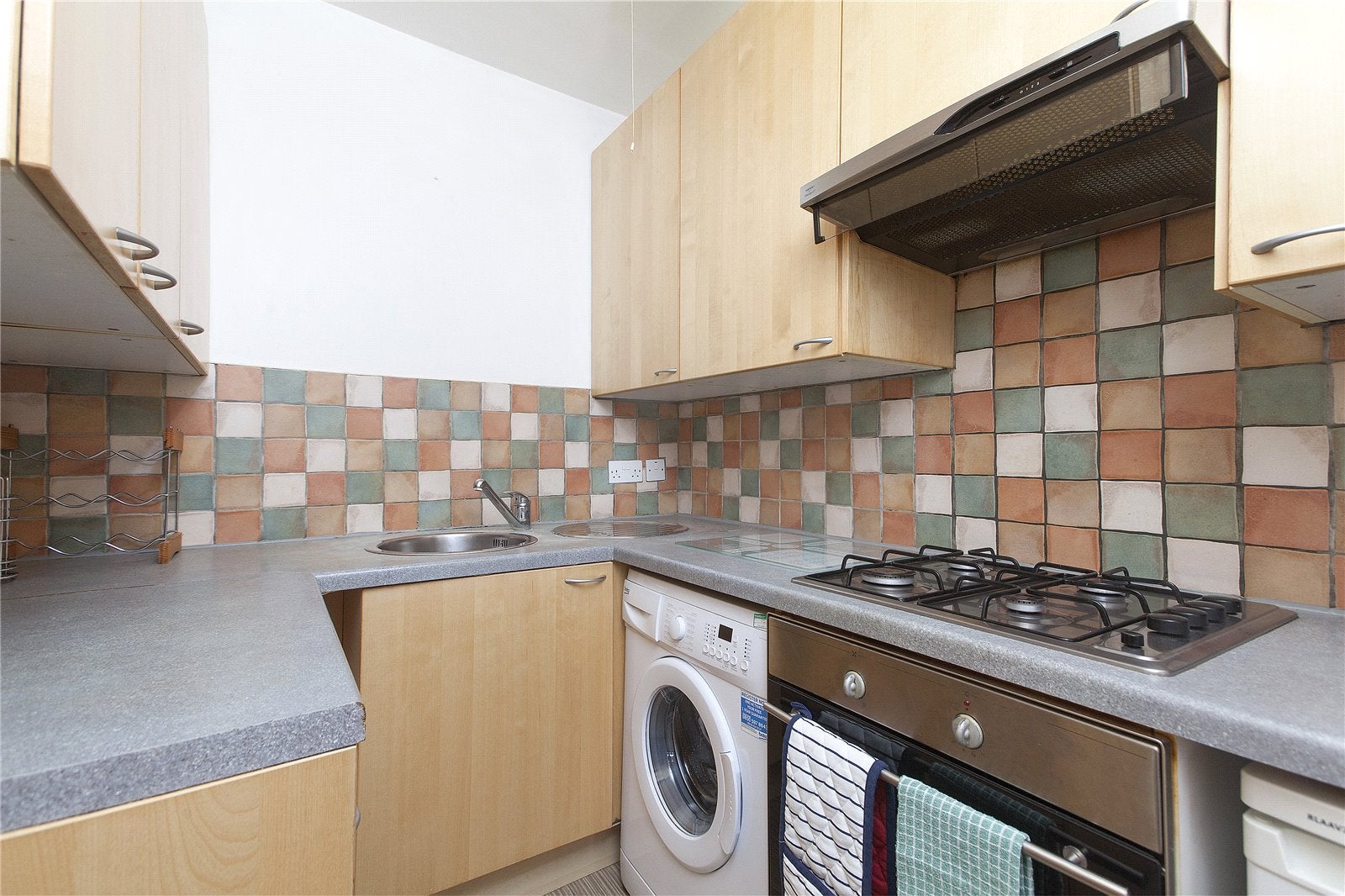 Flat Milton Street in City of Edinburgh