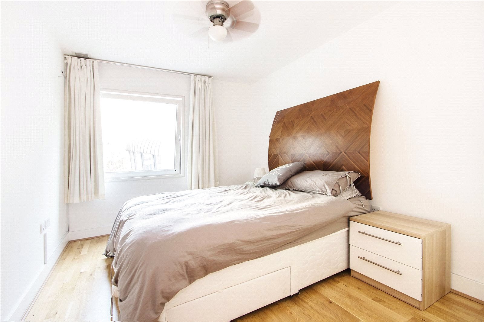 Flat Tabard Street in Greater London