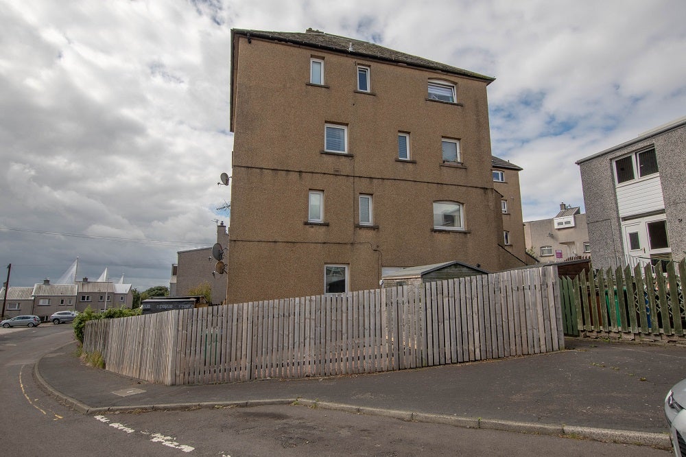 Flat Whinny Hill Crescent in Inverkeithing