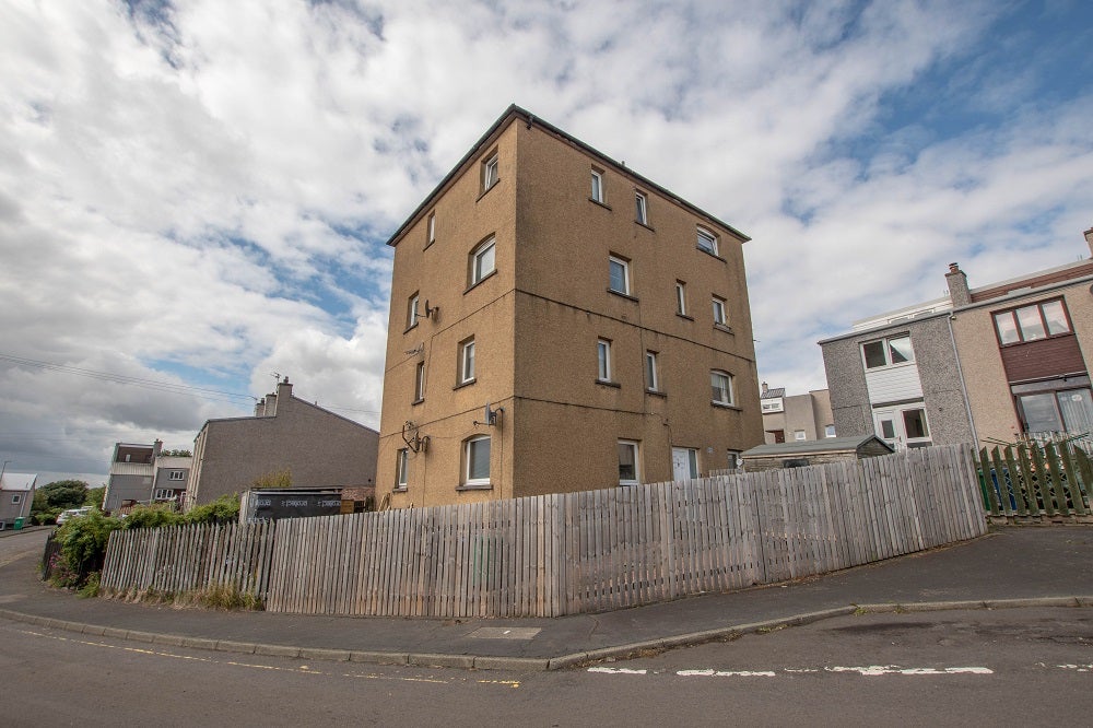 Flat Whinny Hill Crescent in Inverkeithing