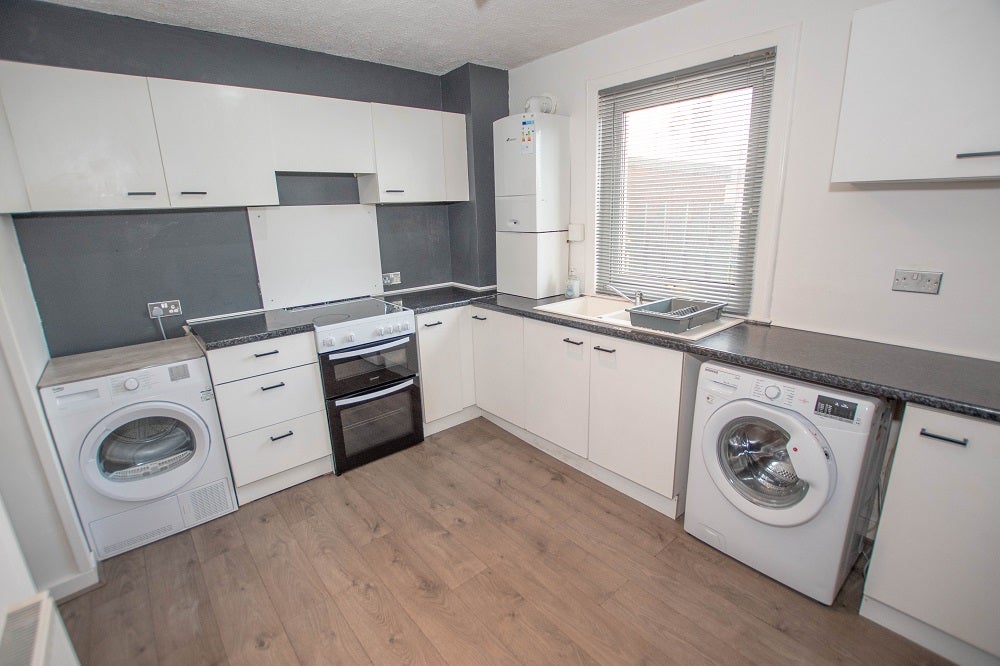 Flat Whinny Hill Crescent in Inverkeithing