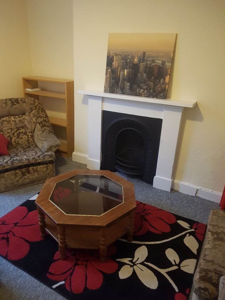 Flat Oakfield Avenue in Glasgow