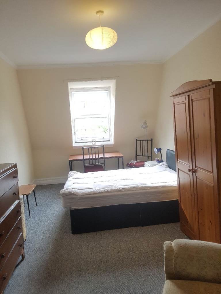 Flat Oakfield Avenue in Glasgow