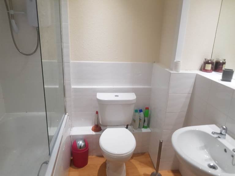 Flat Oakfield Avenue in Glasgow