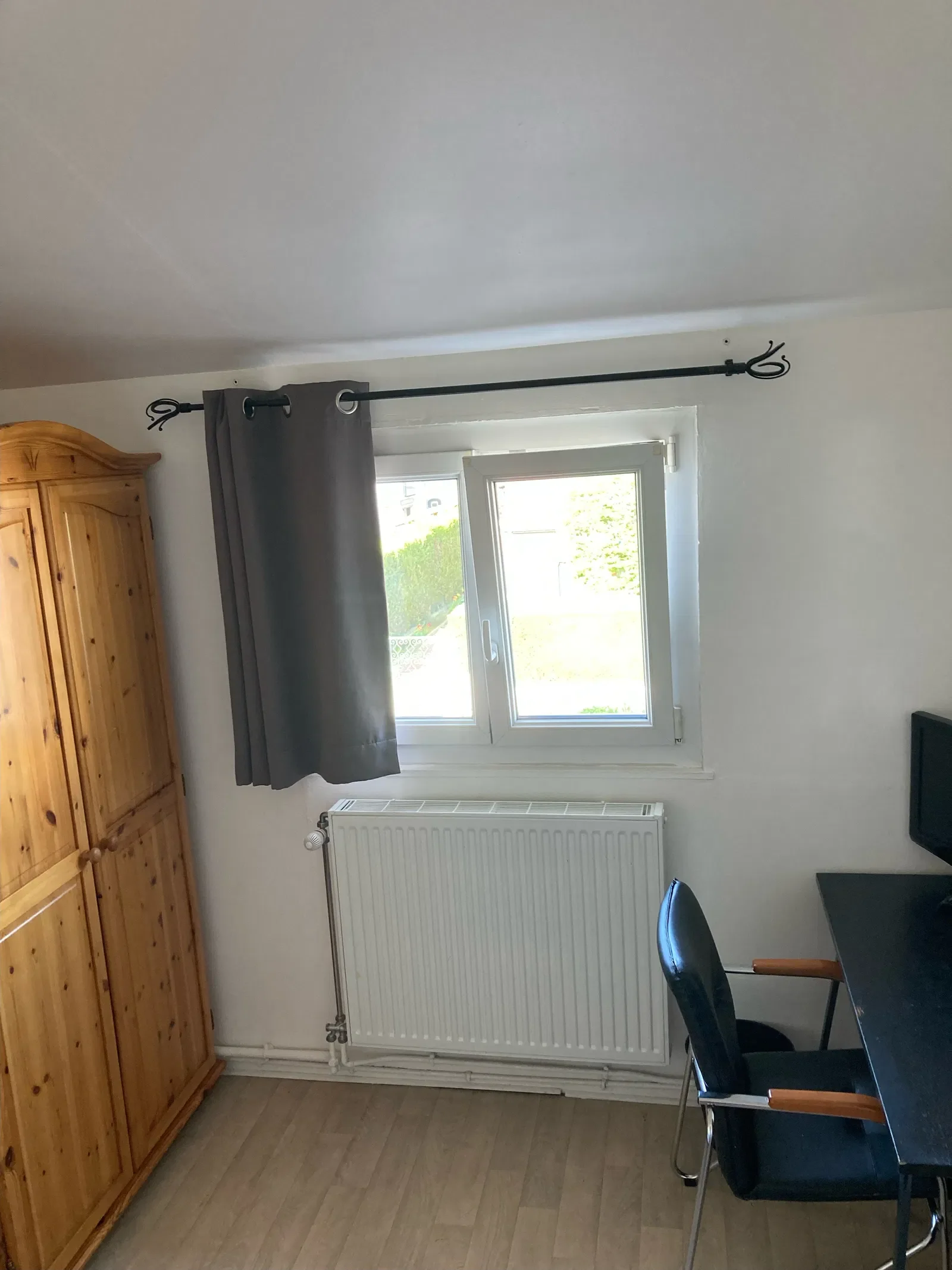 Room Avenue Mansart in Ozoir-la-Ferrière