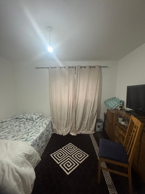 Room Percy Road in Greater London