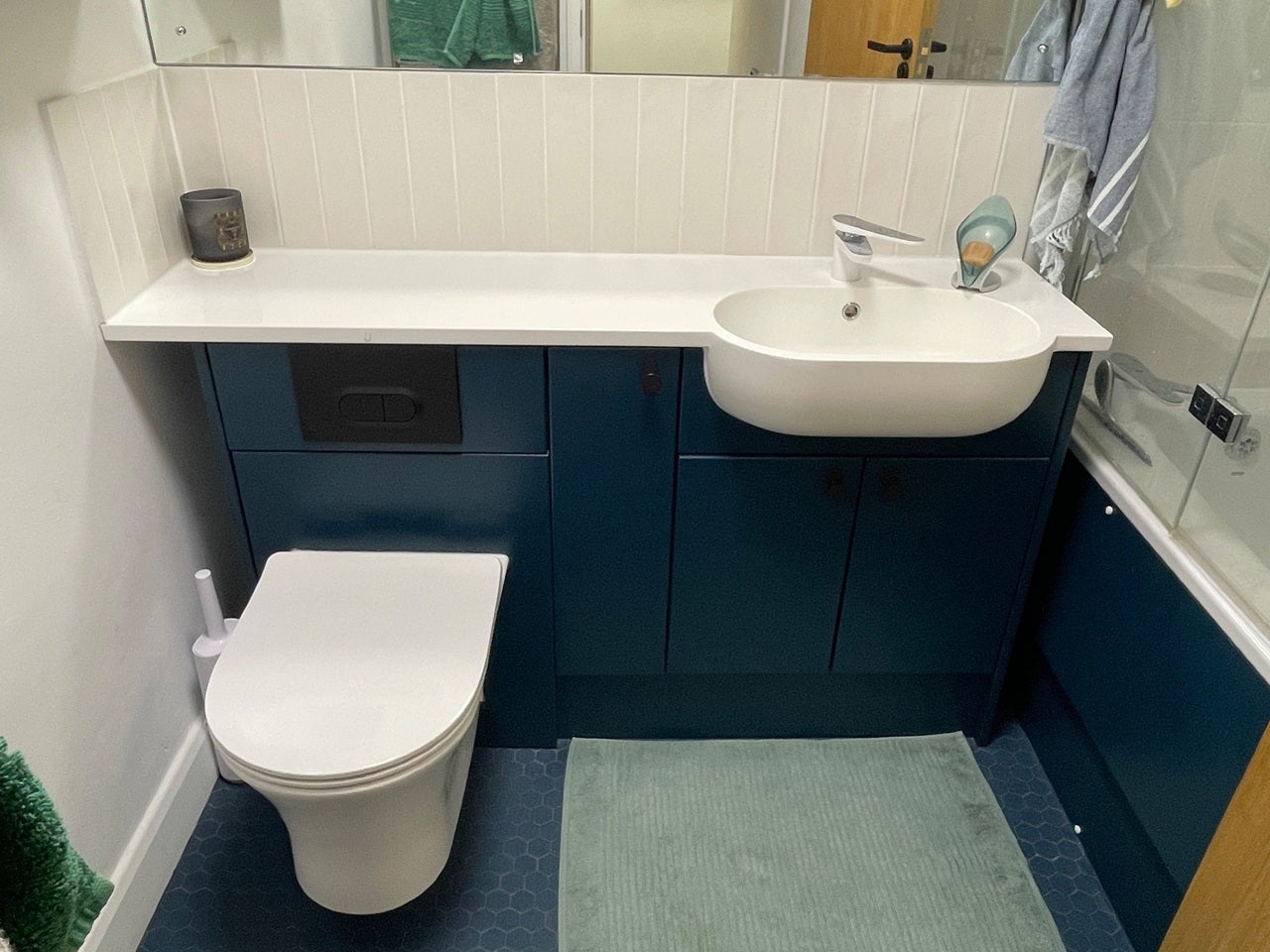 Flat Maskelyne Close in Greater London