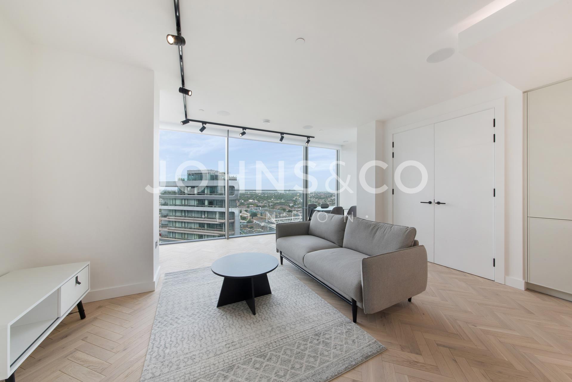 Flat Bolinder Way in London
