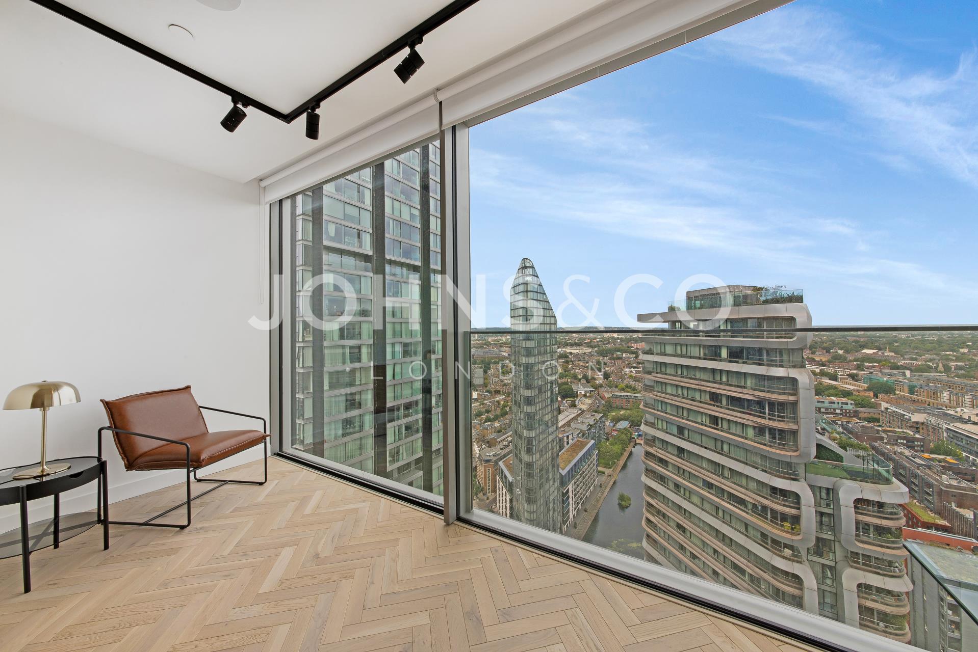 Flat Bolinder Way in London