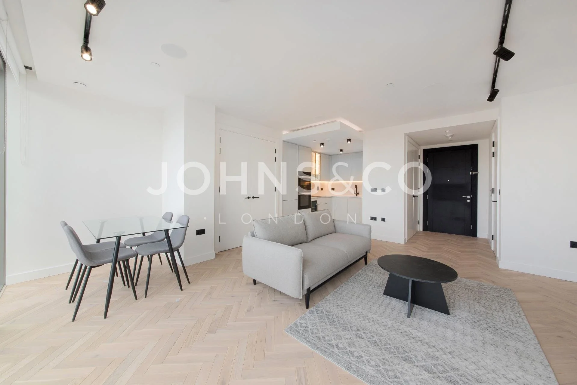 Flat Bolinder Way in London