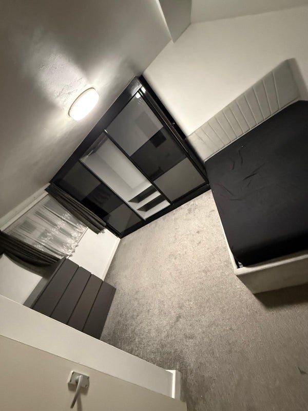 Room Sutton Road in Greater London