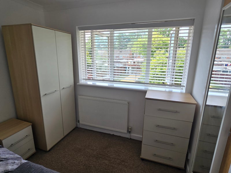 Room Rushetts Road in Crawley