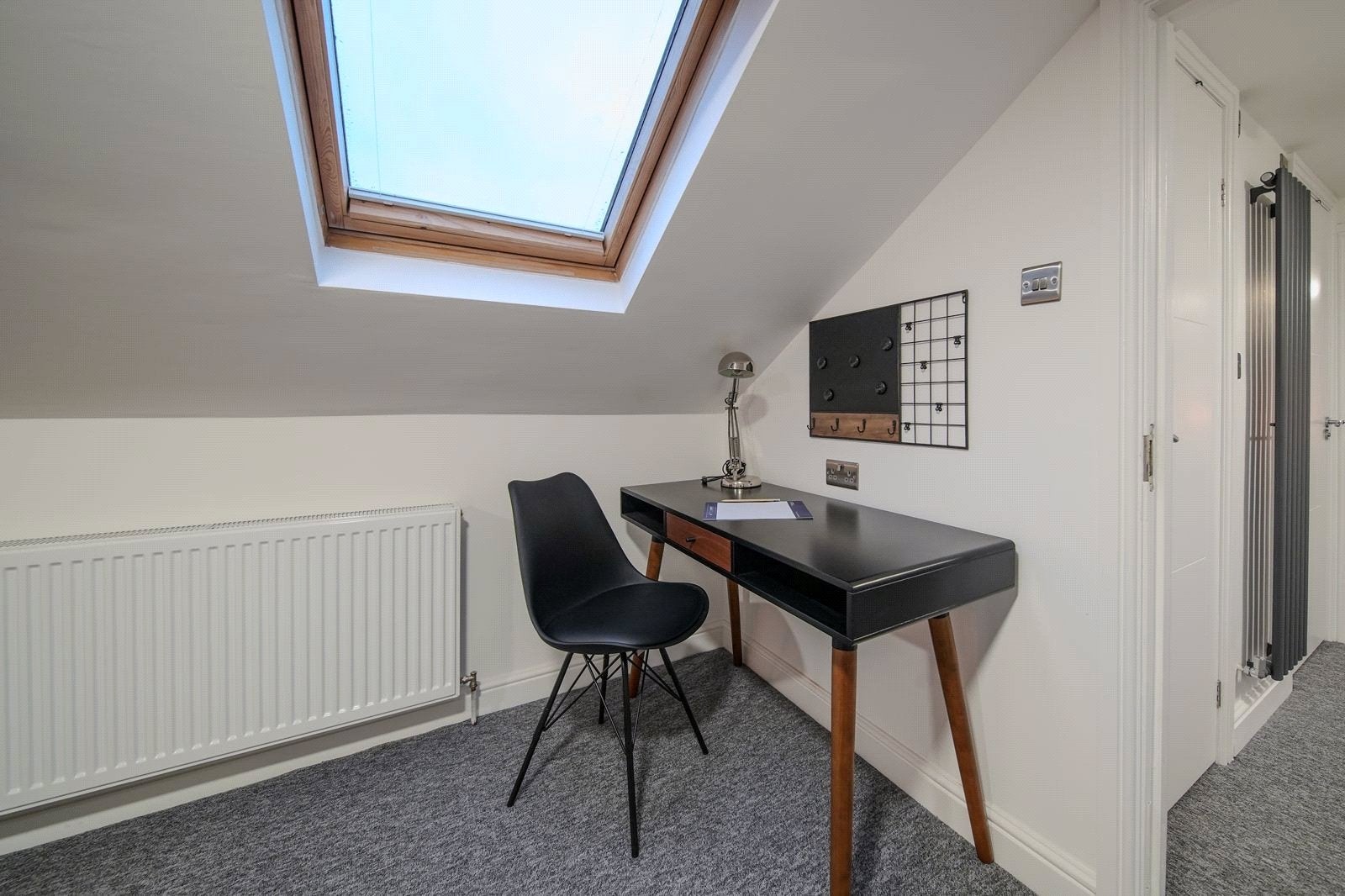 Room James Road in Kingswood