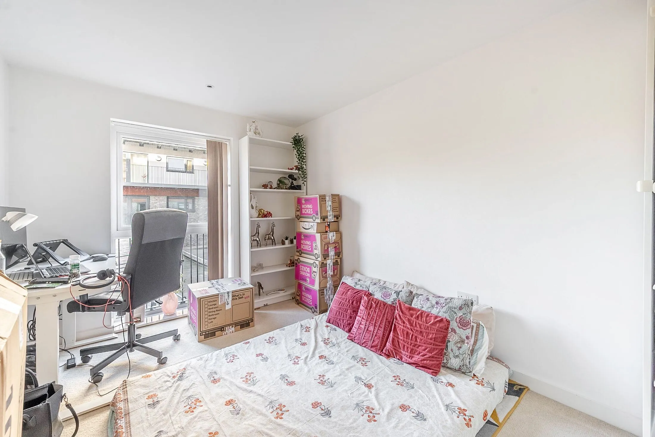 Flat Howard Road in Greater London