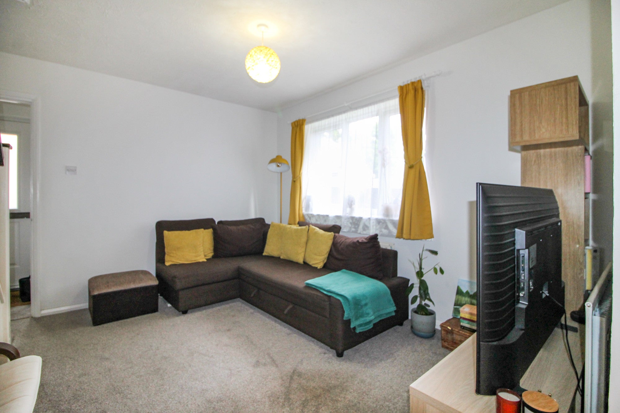 House Haining Gardens in Surrey Heath