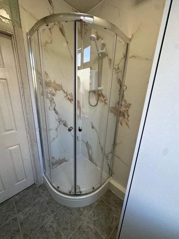 Room Dollis Hill Avenue in Greater London