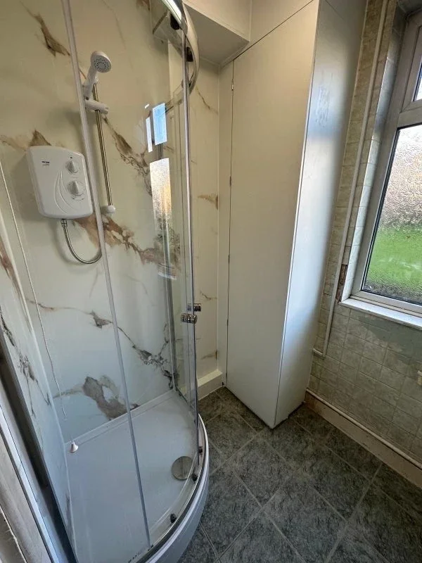 Room Dollis Hill Avenue in Greater London