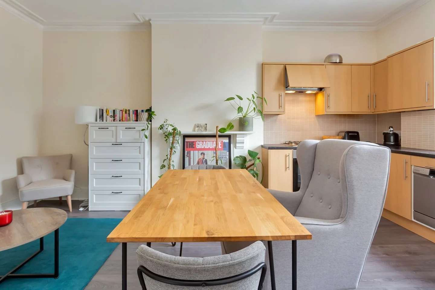 Flat Cumberland Road in Greater London