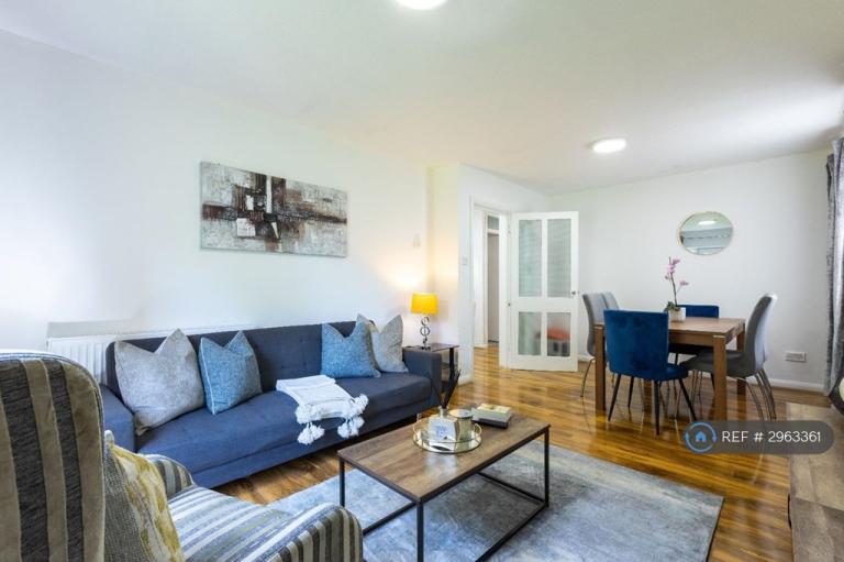 Flat Elliott Close in Greater London