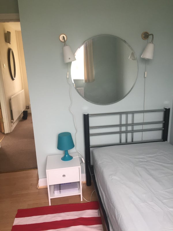 Room Kingsway Crescent in Manchester
