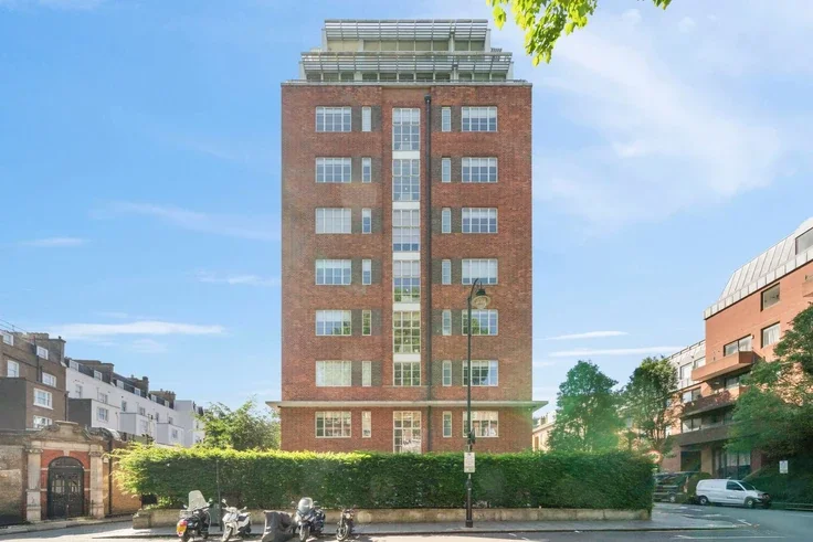 Flat Old Brompton Road in Greater London