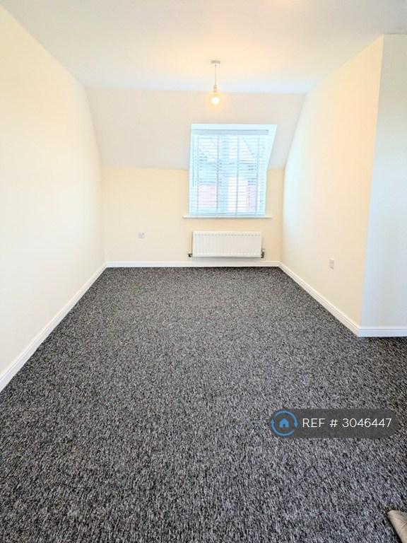 Flat Edmonstone Crescent in Nottingham