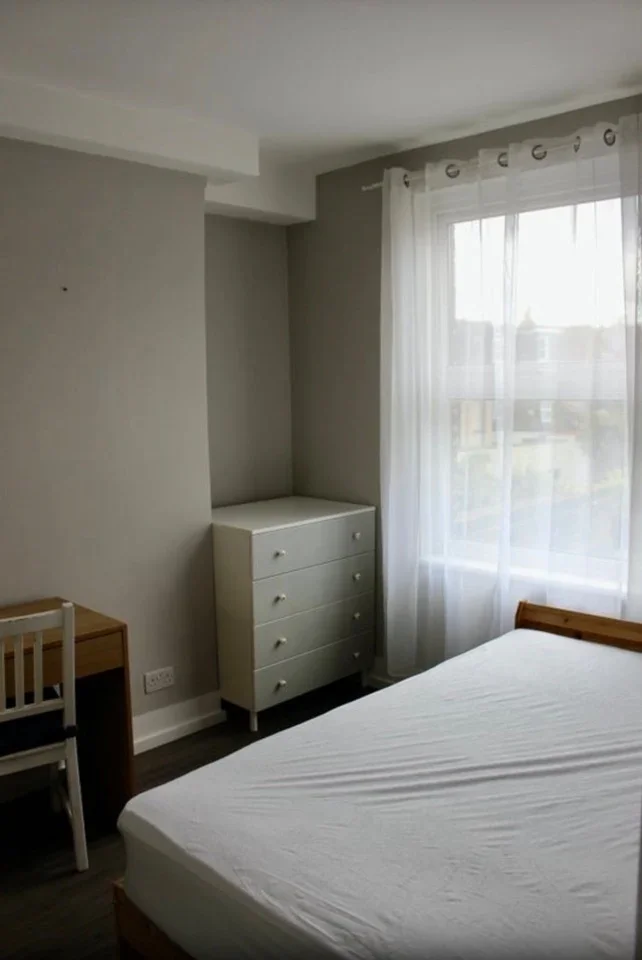Room New Cross Road in Greater London