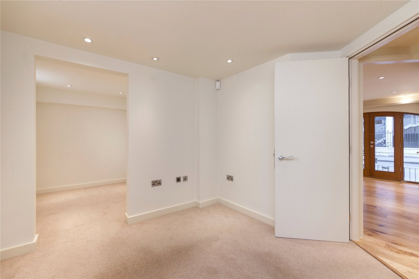 Flat Ridgmount Street in Greater London