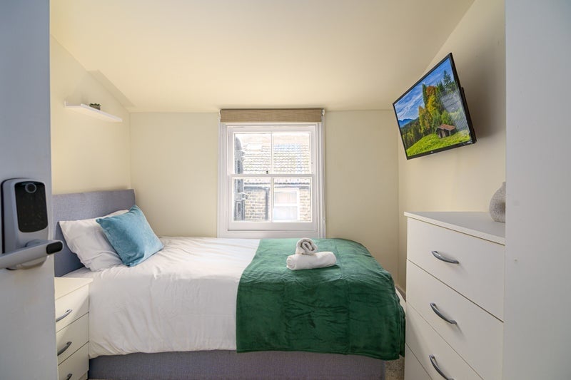 Room West End Lane in Greater London